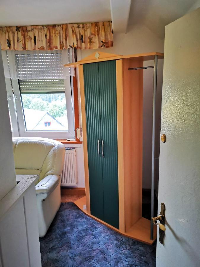 Gehlberger Landhaus Am Schneekopf / Ferienwohnung Suhl Exteriör bild